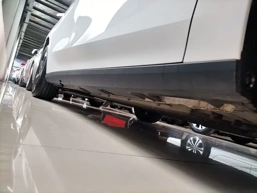 Geely Galaxy Galaxy L6 2024 125km PLUS Soaring Dragon Edition фото 21