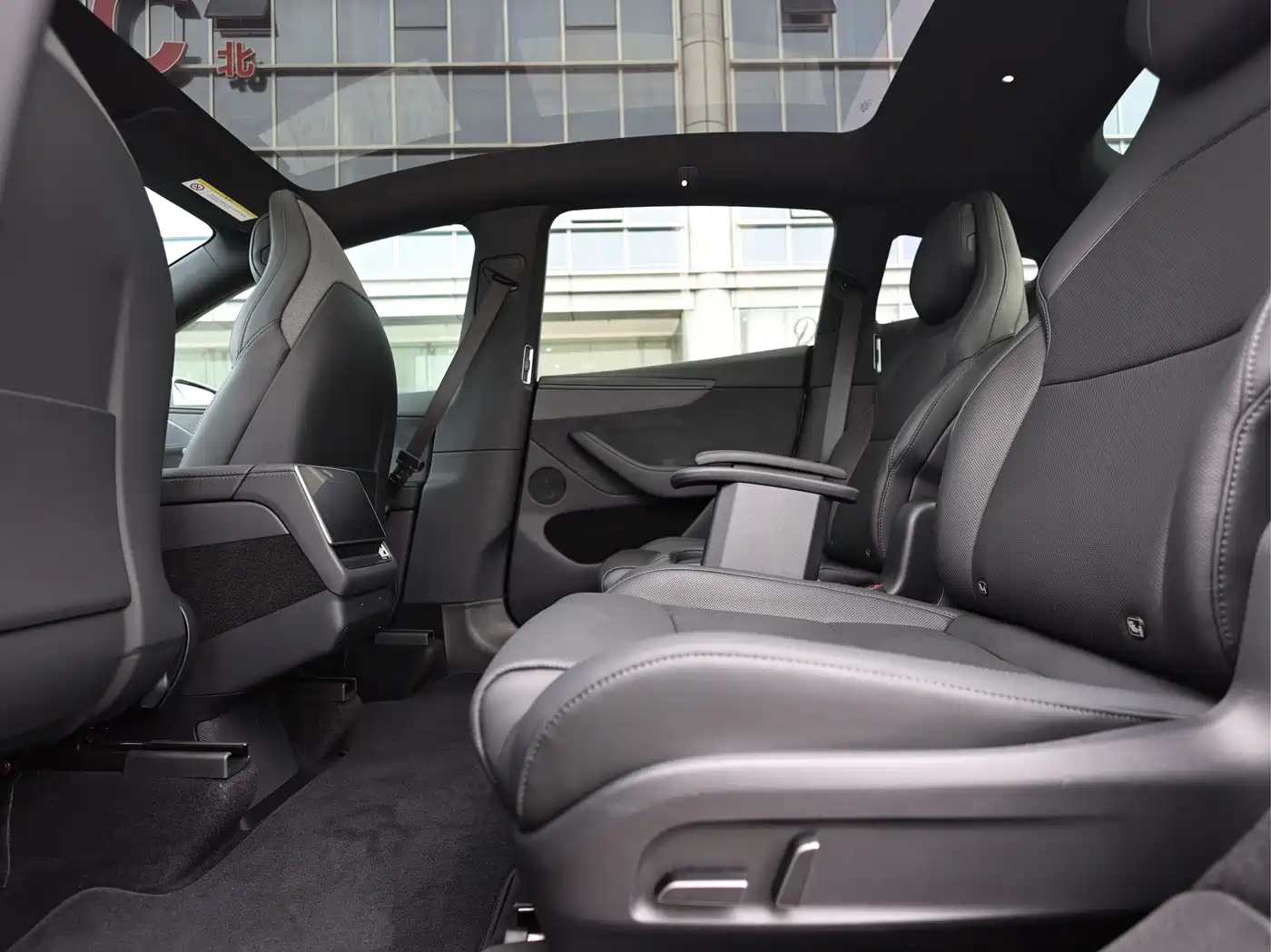 Tesla Model Y L 2026 2025 Facelift Long Range AWD