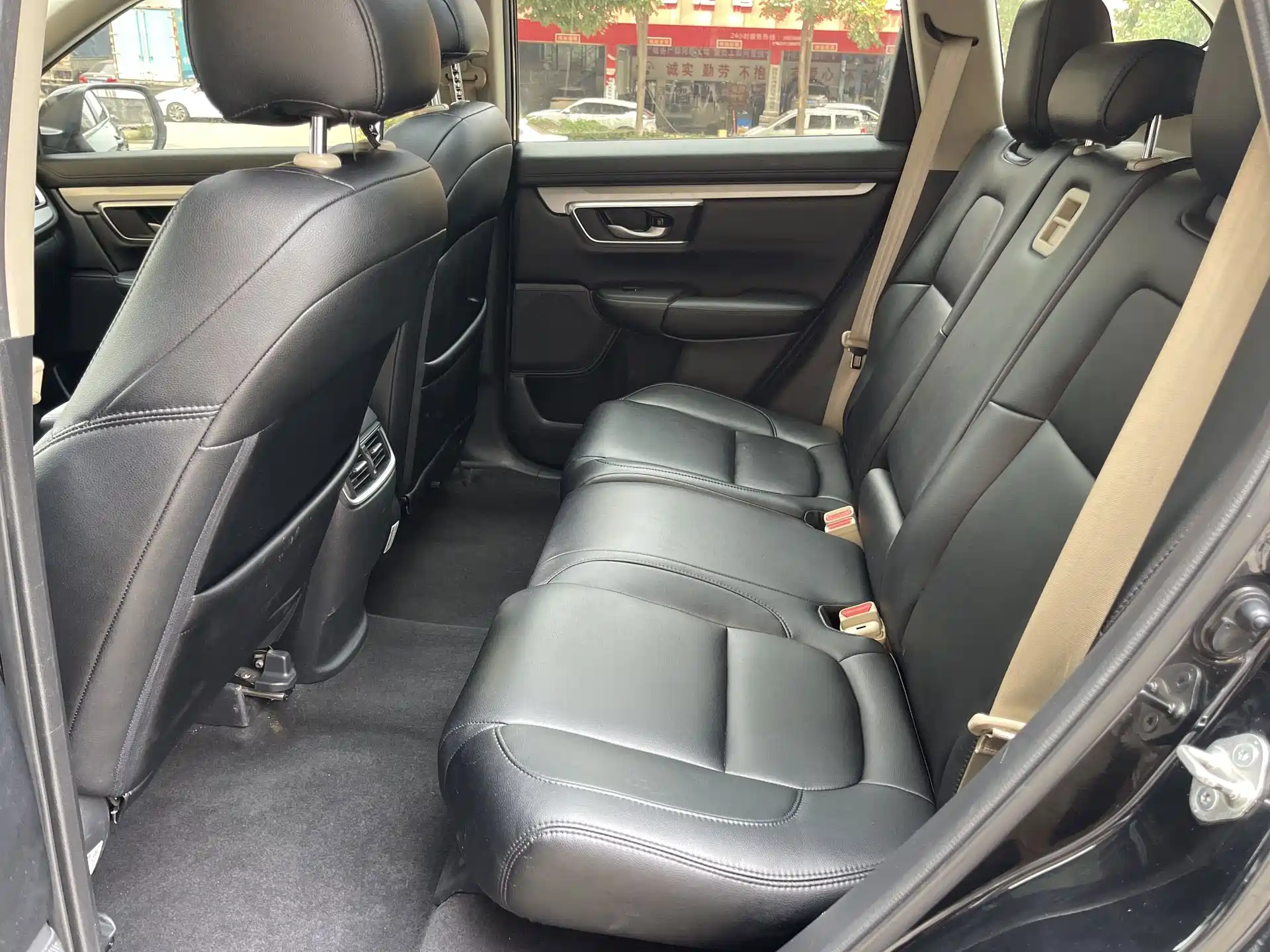 Photo 8 - Honda CR-V