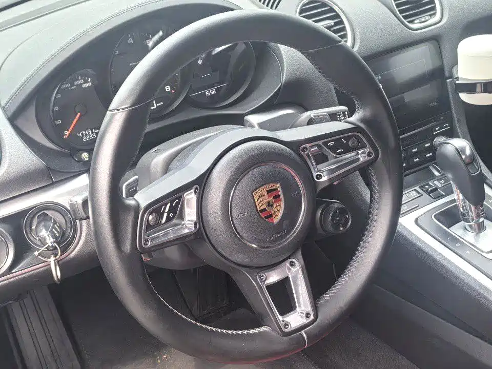 Porsche 718 2018 Cayman 2.0T фото 3