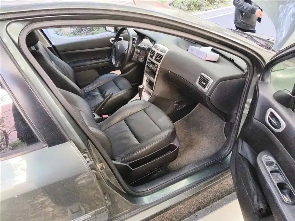 Peugeot 307 2010 2010 Model Sedan 1.6L Automatic Luxury Edition
