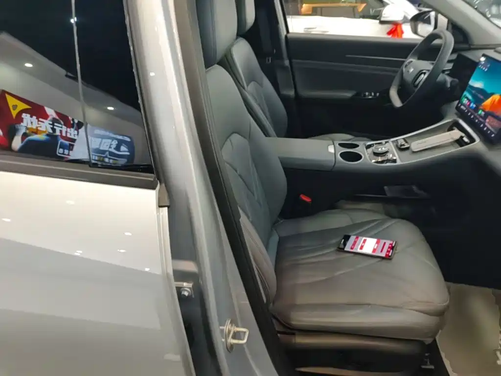 Geely Galaxy Galaxy L6 2025 2025 EM-i 60km Explorer Edition