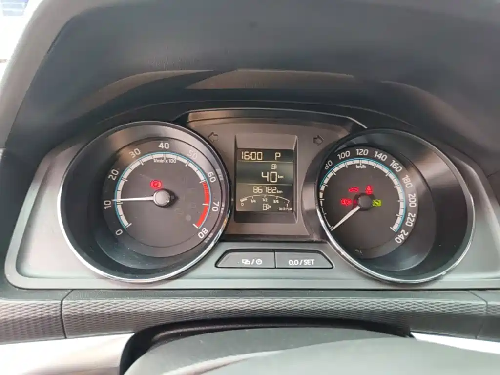 SKODA KOMICK