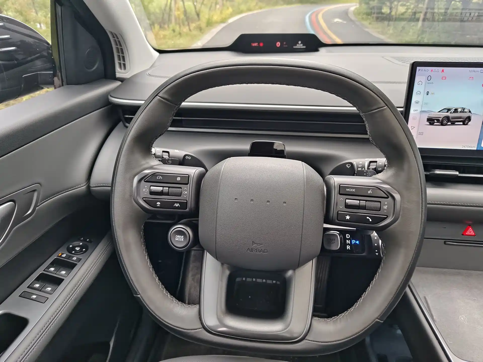 Photo 16 - Hyundai ELEXIO