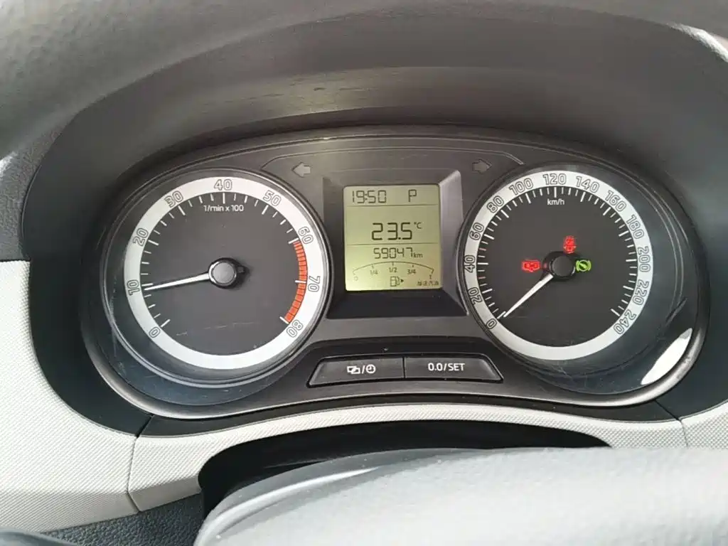 Škoda Fabia 2019 2017 1.4L Auto Car Enjoy Edition