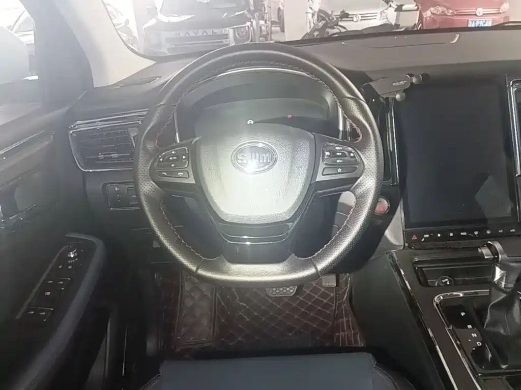 SWM Motor SWM G05 2021 2021 PRO 1.5T Automatic Luxury 7-seater