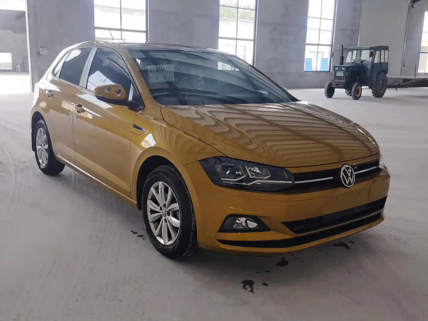 Volkswagen Polo 2019 Plus 1.5L Automatic Colorful Tech Edition фото 2