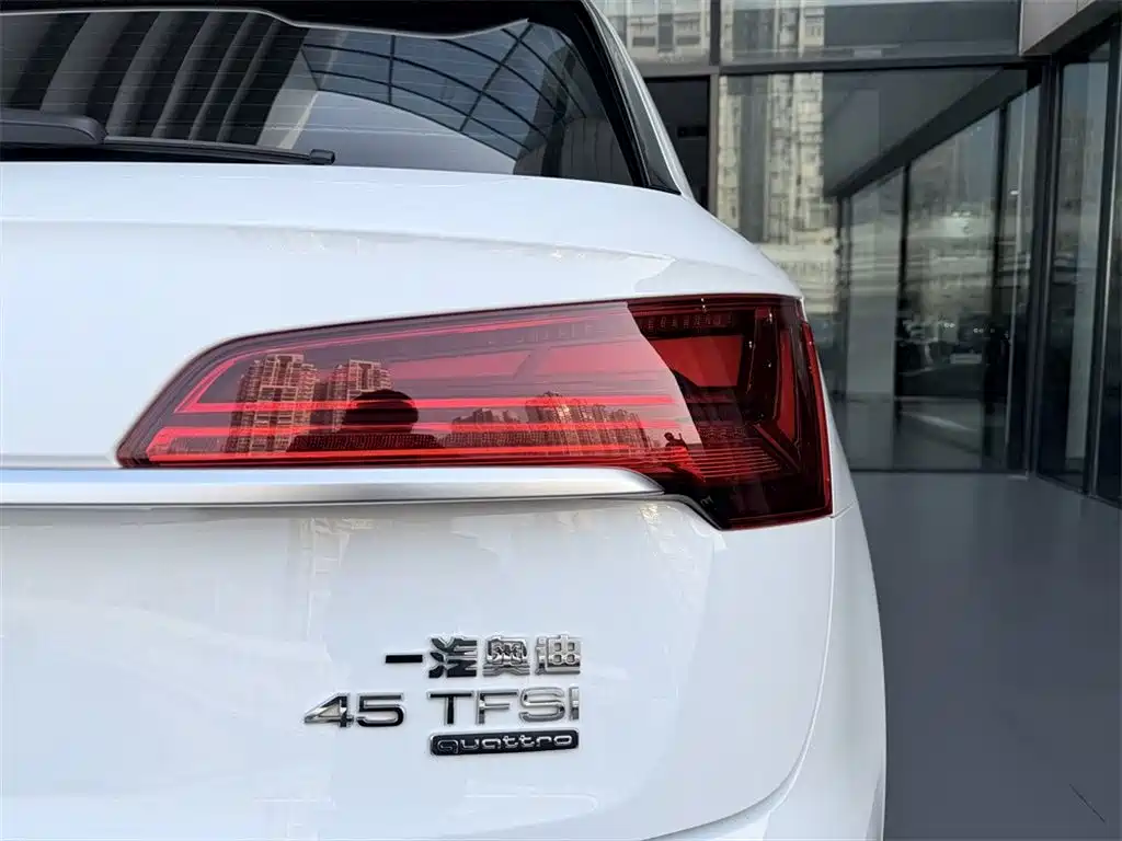 Audi Q5L 2022 45T Luxury Dynamic фото 13