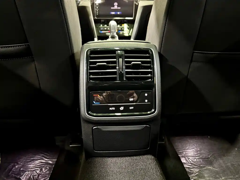 Volkswagen FAW-Volkswagen CC 2024 380TSI Eye-catching Edition фото 23