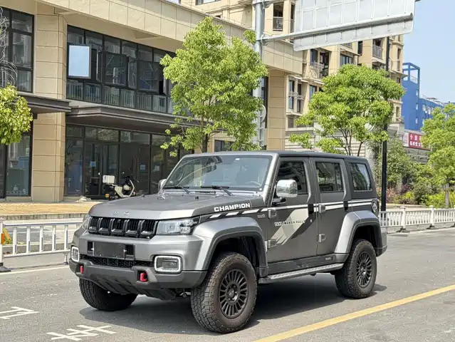 BAIC BJ BJ40 2.0T, Автомат, полный привод, чемпион ралли «Таклимакан»