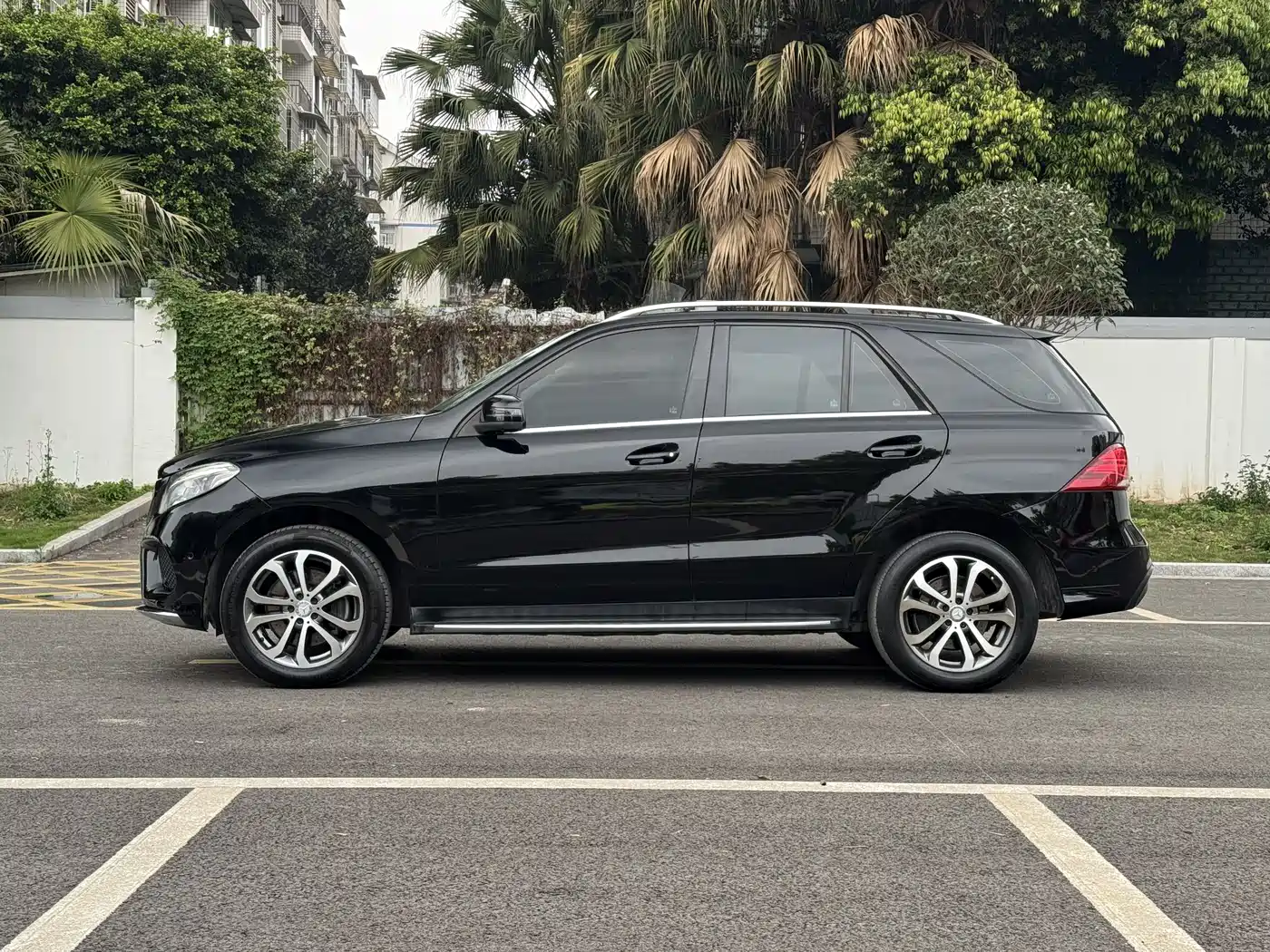Mercedes-Benz GLE 2016 GLE 320 4MATIC Luxury фото 3