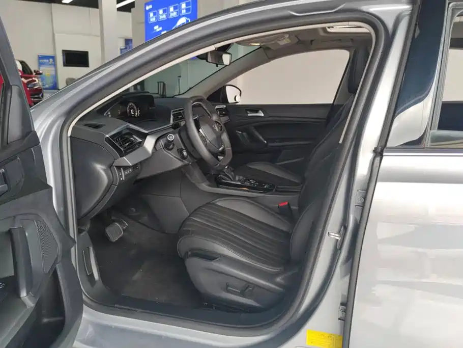 Peugeot 408 2025 2024 360THP Dá Dá Edition Latour