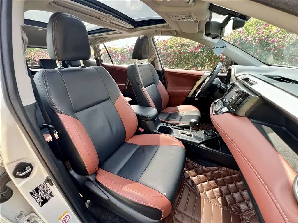 Toyota RAV4 Rongfang 2015 2.5L Automatic 4WD Elite Edition фото 12