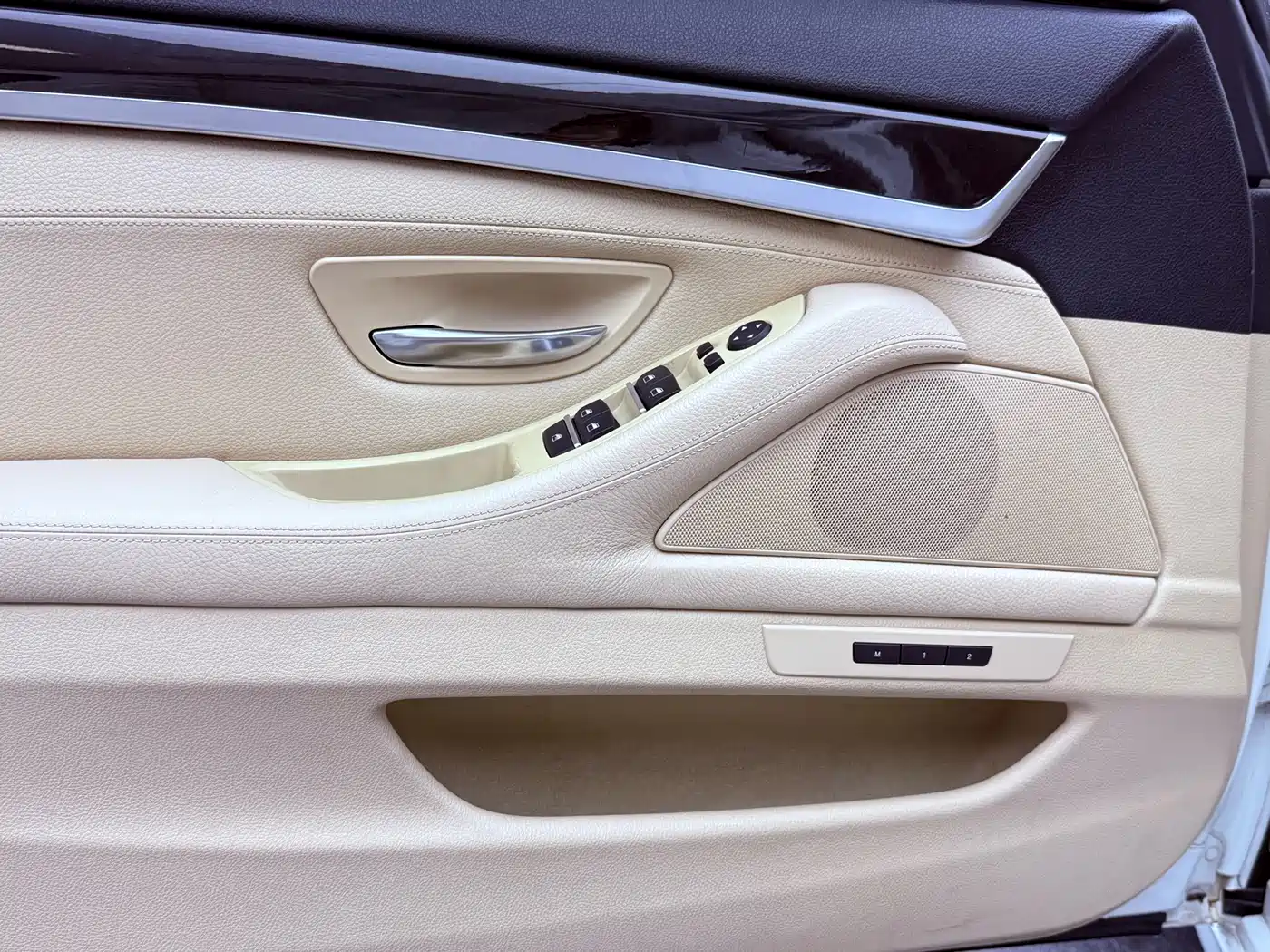 BMW 5 Series 2013 525Li Leadership фото 8