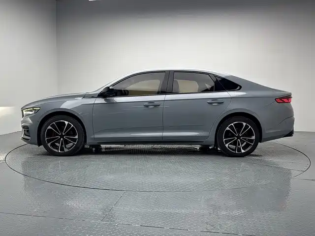 Фото 3 - Geely Preface