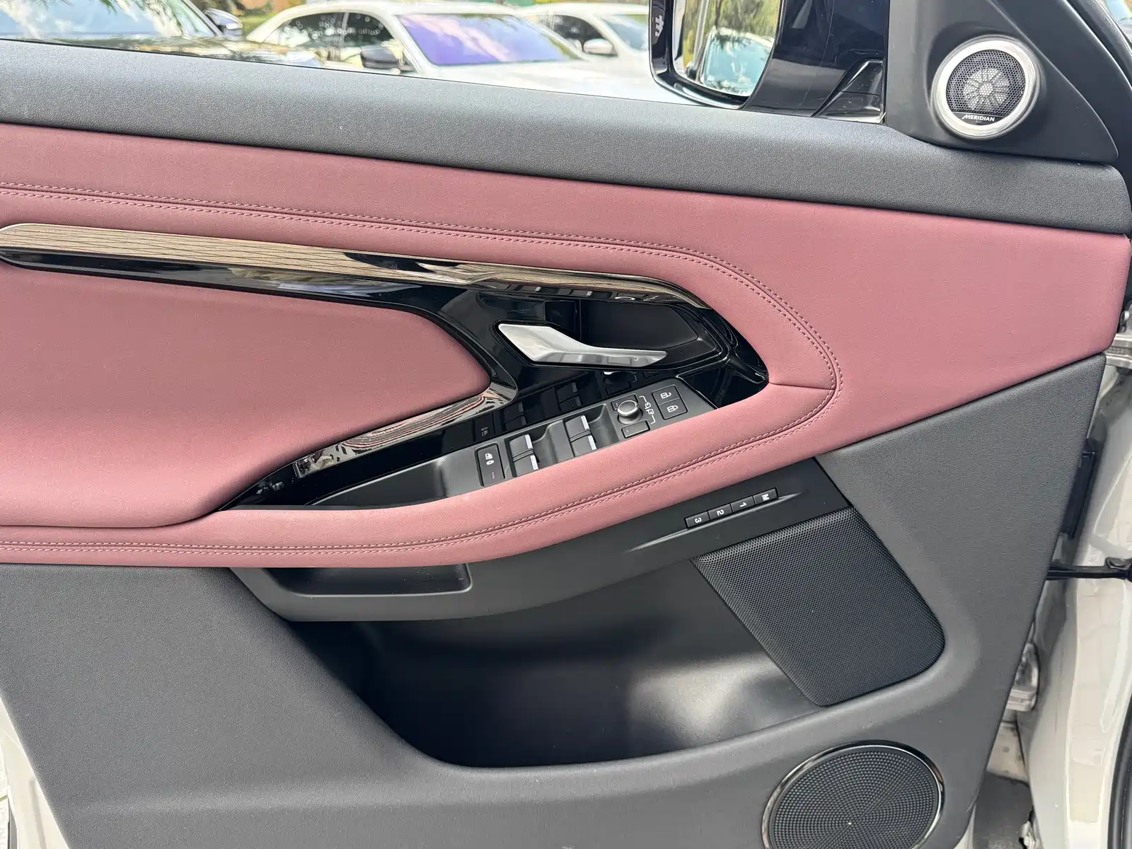 Photo 7 - Land Rover Range Rover Evoque