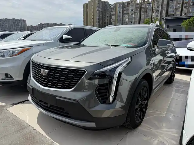 CADILLAC XT4