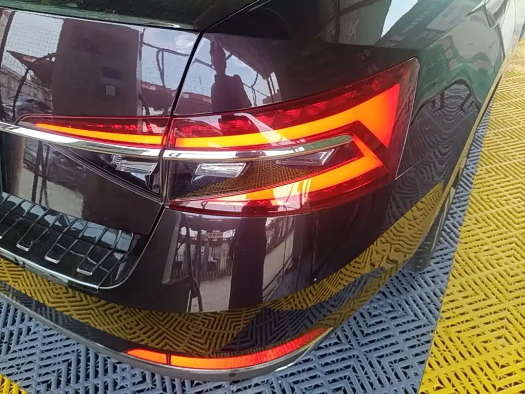 Škoda Superb 2019 TSI330 DSG Luxury Edition фото 8