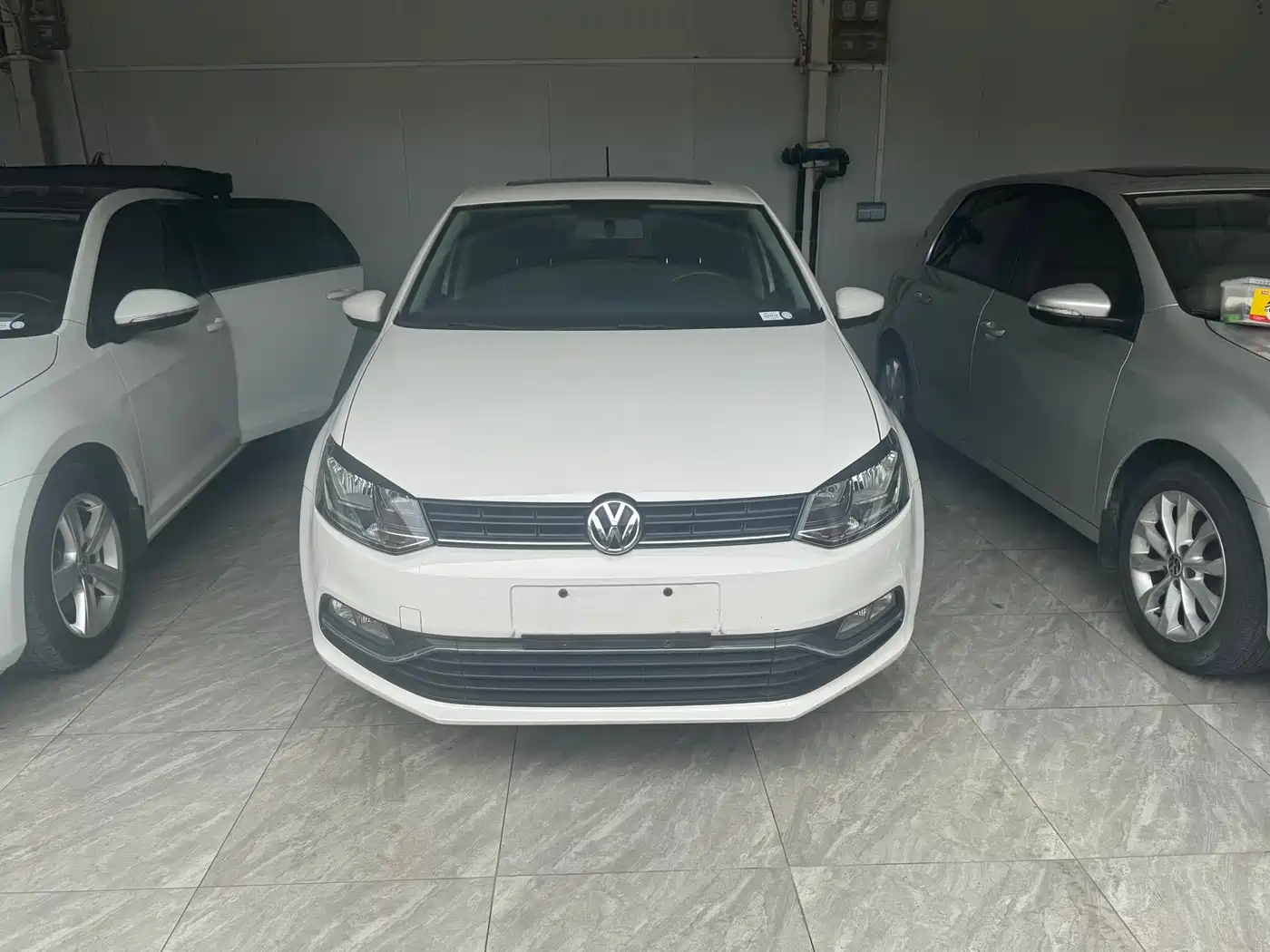 Volkswagen Polo 2016 1.6L Automatic Comfort фото 2