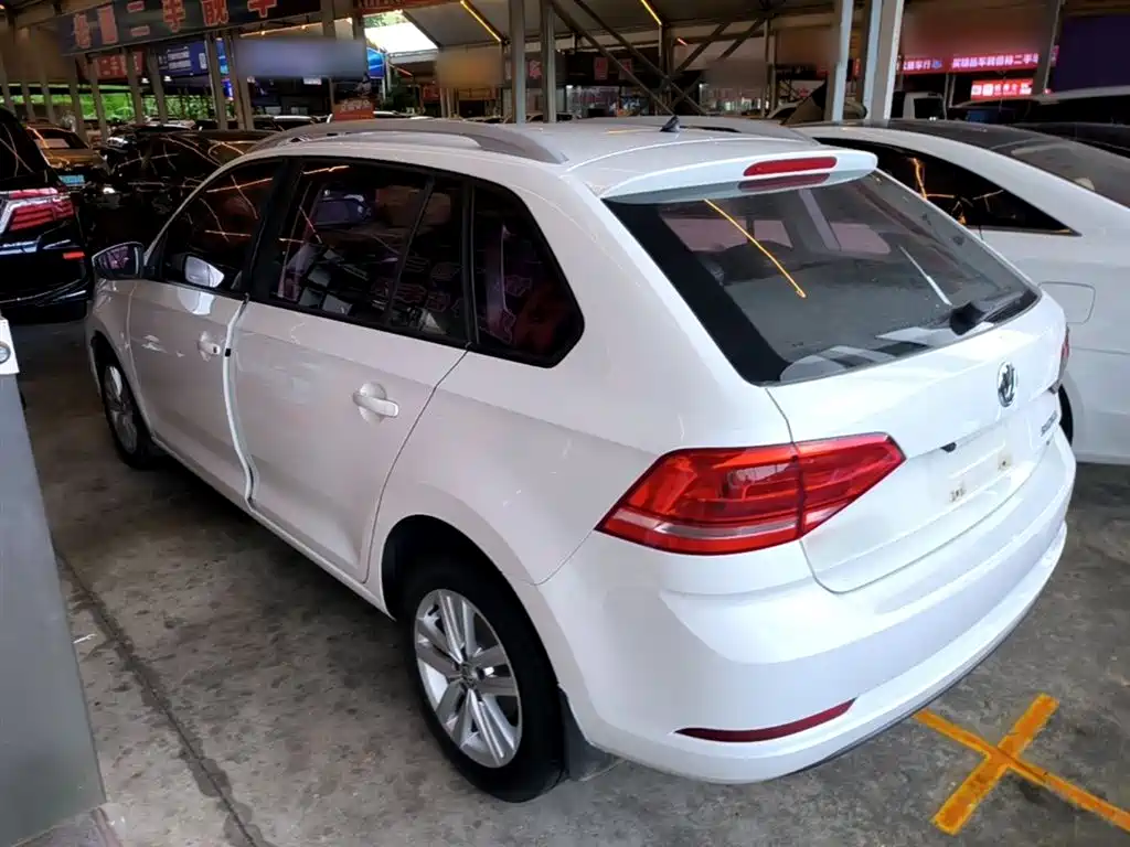Volkswagen Santana 2017 Gran Santana 1.6L Auto Trendline фото 5