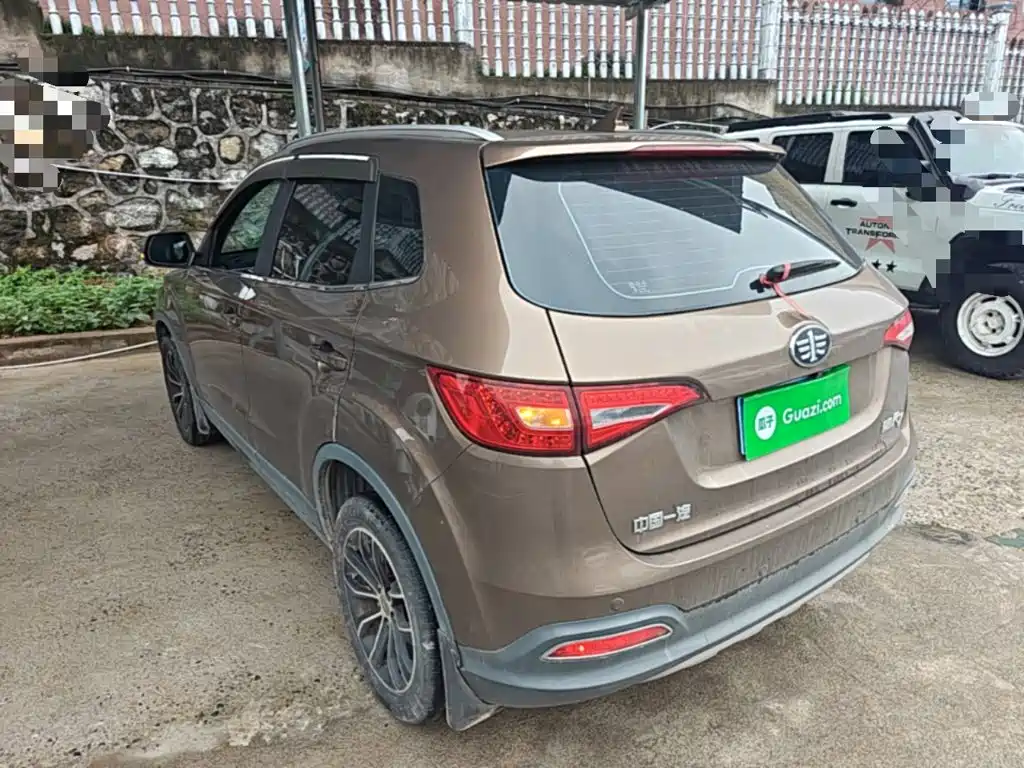 FAW Senya R7 2016 2016 1.6L Manual Luxury