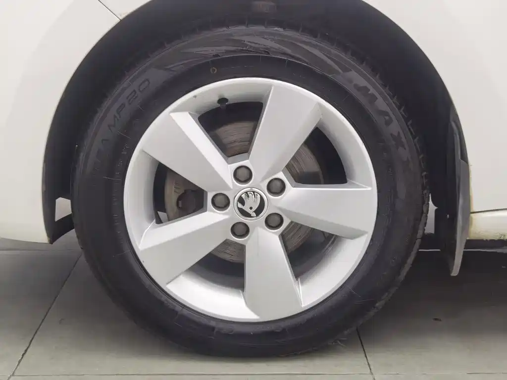 صورة 17 - Škoda Rapid