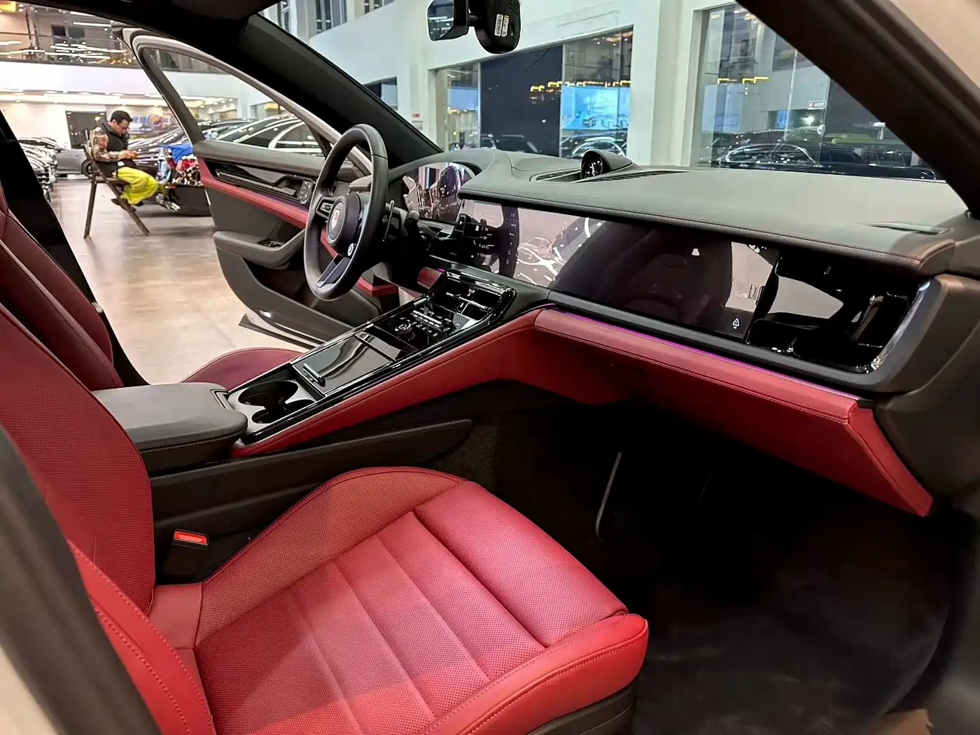 PORSCHE PANAMERA