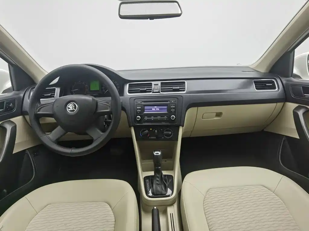 صورة 5 - Škoda Rapid