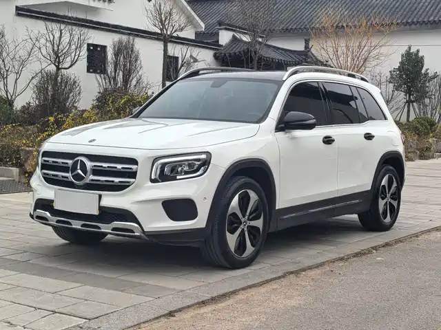 MERCEDES-BENZ GLB