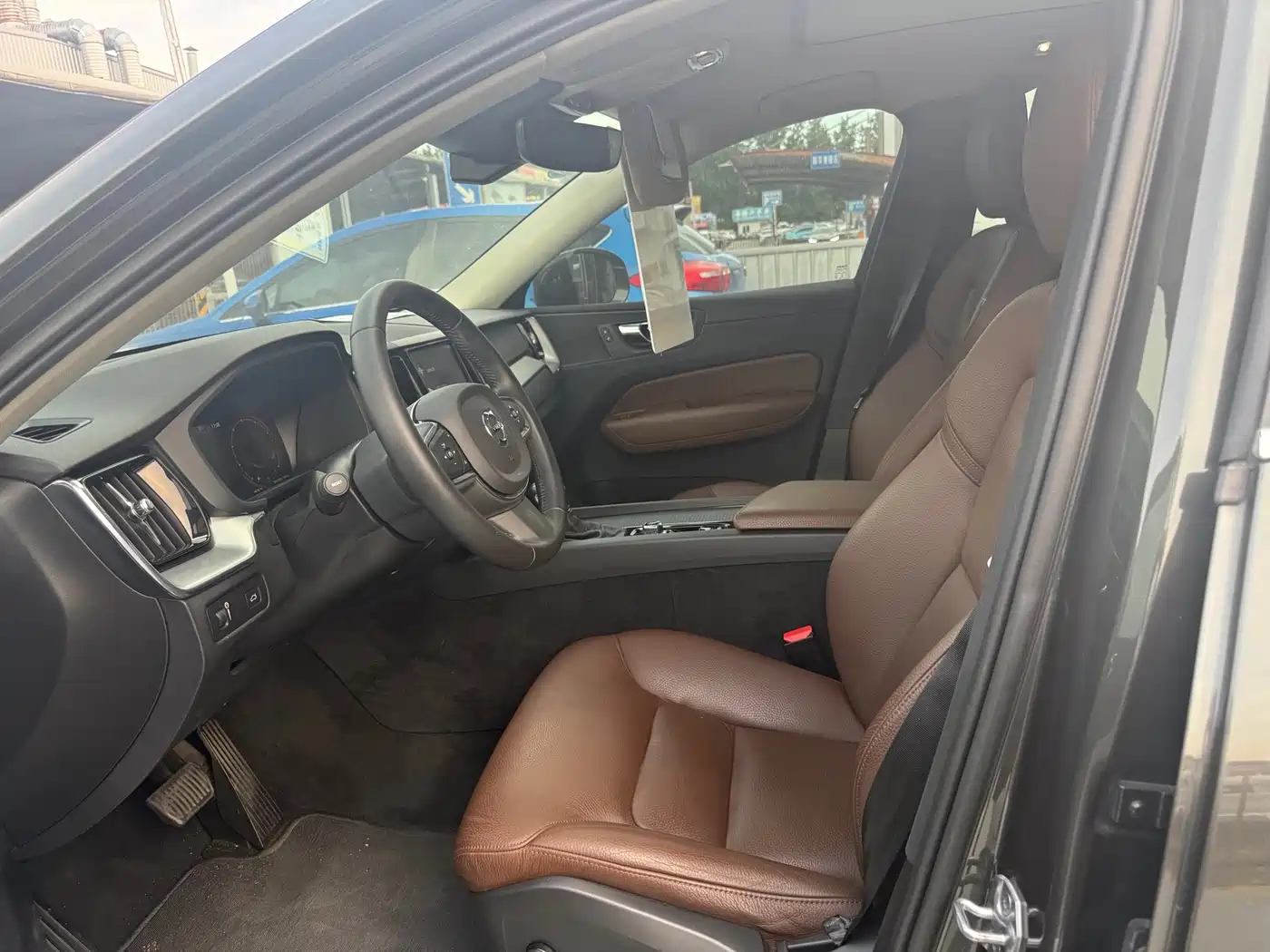 Фото 9 - Volvo XC60