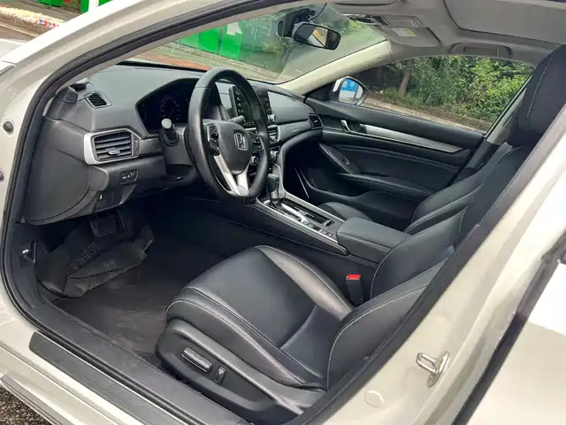 Honda Inspire 2019 260TURBO Deluxe Edition China VI — фото 4