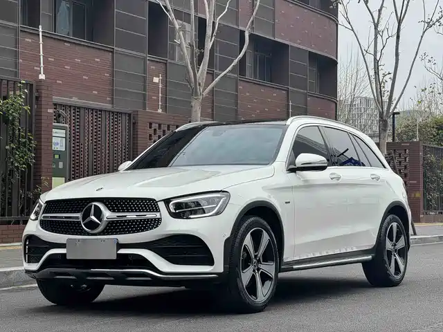MERCEDES-BENZ GLC