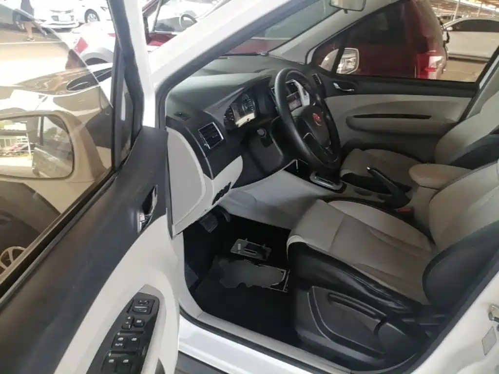 Dongfeng Fengxing Joyear XV 2017 2016 1.6L CVT Comfort