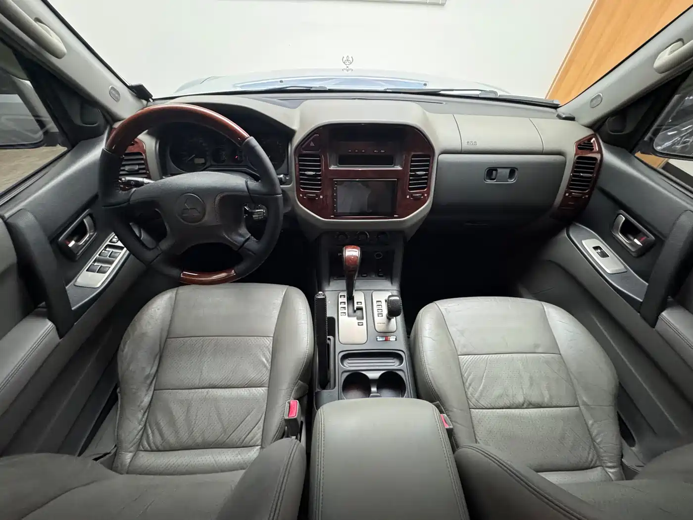 Mitsubishi Pajero 2005 2004 Model V73 3.0L GLS