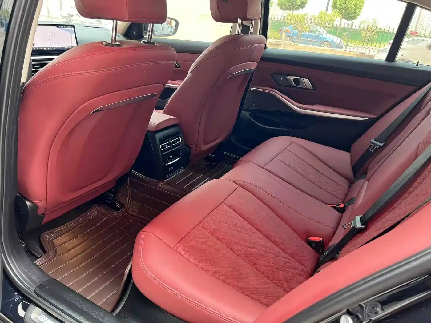 BMW 3 Series 2024 325Li M Sport Shadowline Package фото 8