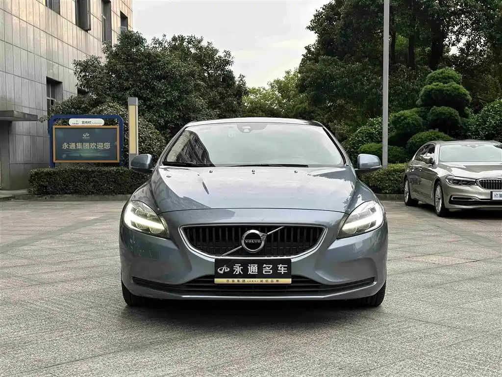 Volvo V40 2019 2018 T3 Inscription Edition
