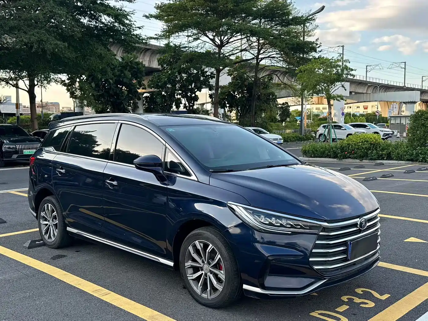 BYD Song MAX 2021 2021 Upgrade 1.5T Automatic Luxury Edition 7-Seater