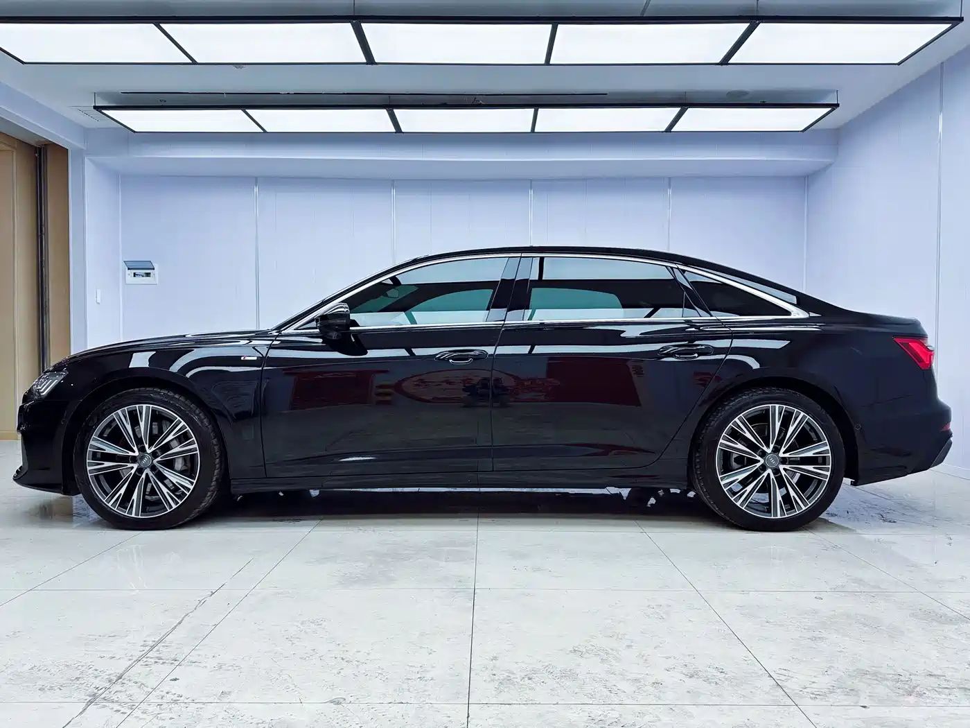 Audi A6L 2021 55 TFSI quattro Flagship Dynamic фото 3