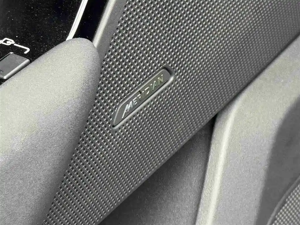 Land Rover Range Rover Velar 2024 Dynamic SE фото 14