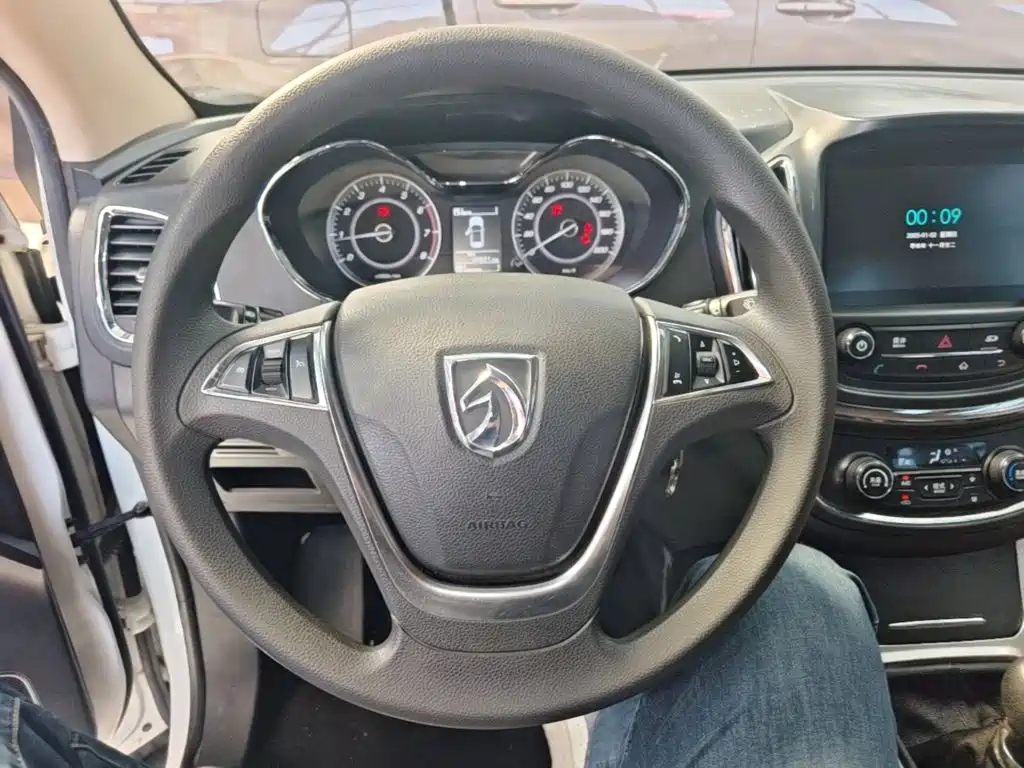 Baojun 560 2015 2015 1.8L Manual Elite