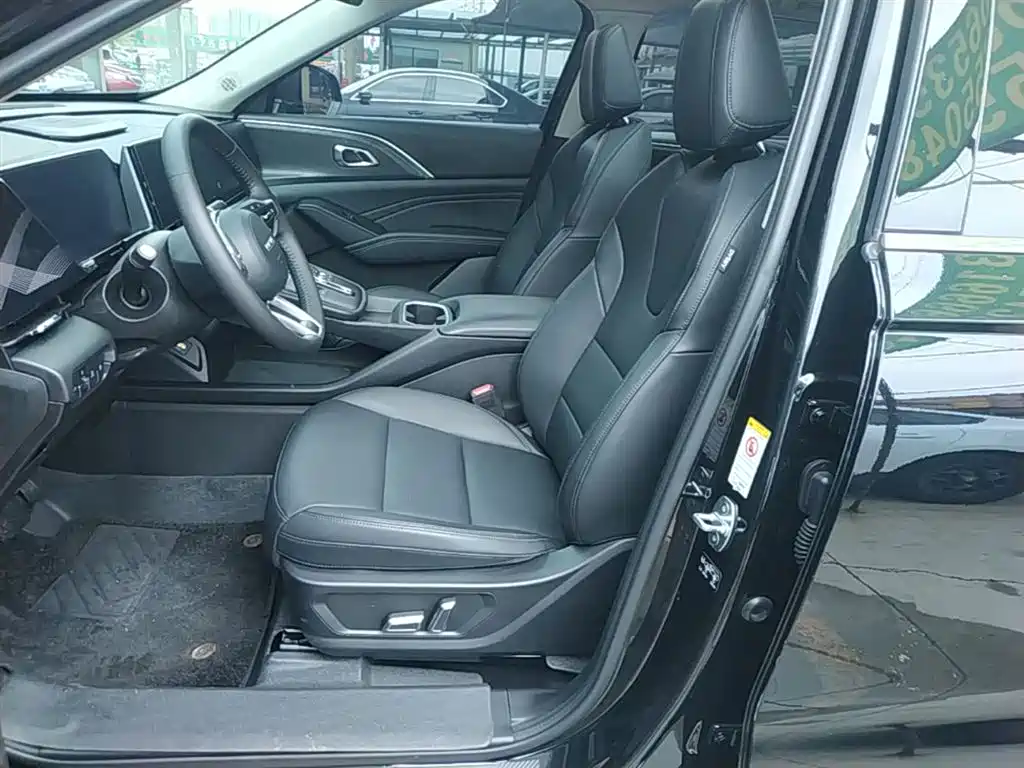 Haval Xiaolong MAX 2023 1.5L Hi4 105 4WD Pilot Edition фото 15
