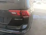 Photo 8 - Volkswagen Tiguan L