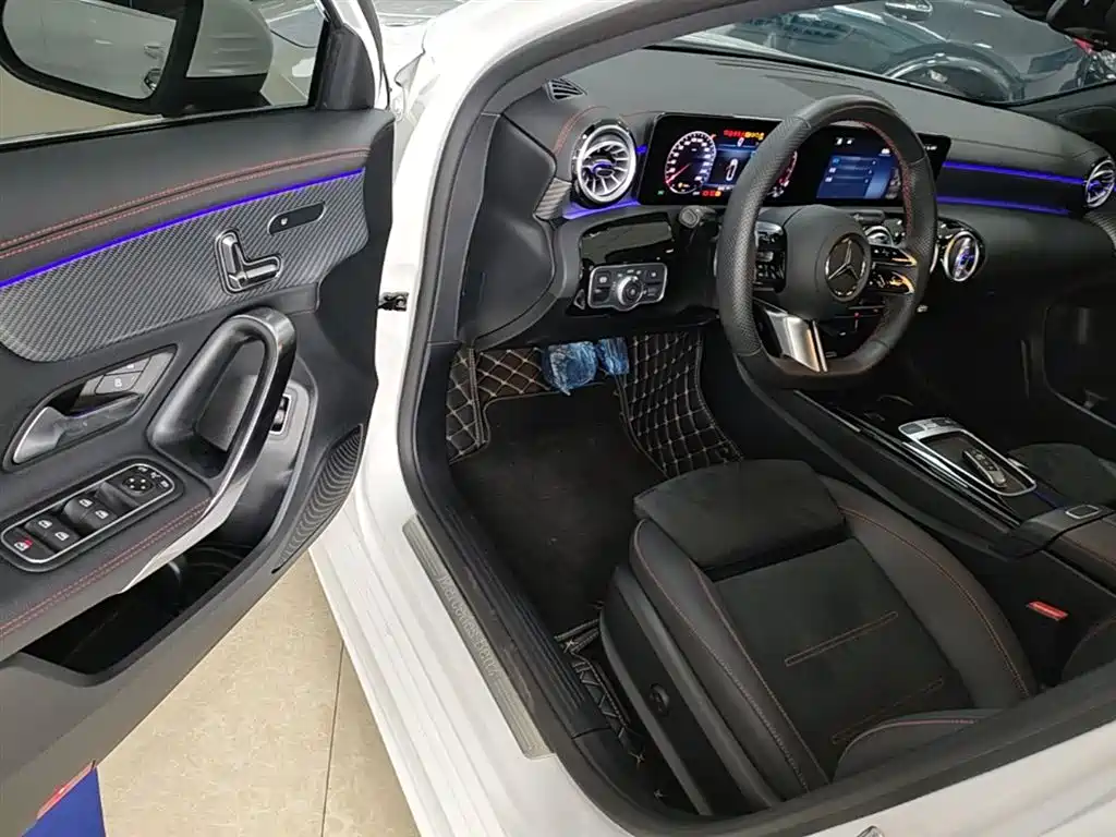 Mercedes-Benz A-Class 2024 Facelift A 200 L Fashion фото 16