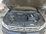Photo 20 - Volkswagen Tiguan L