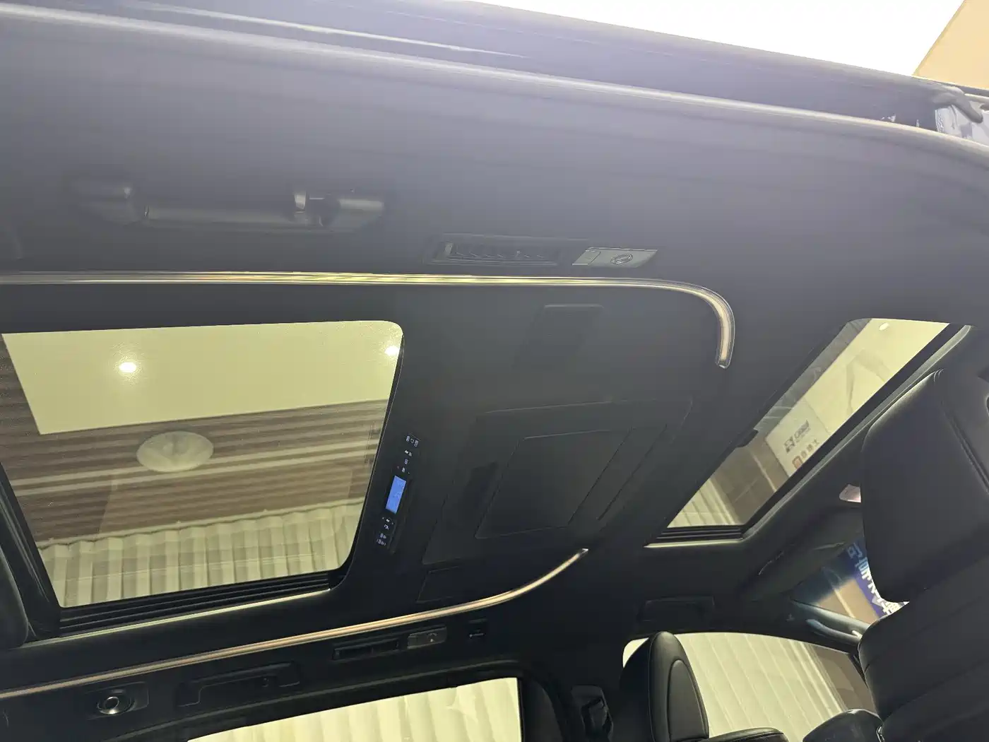 Toyota Alphard 2015 3.5L Premium Edition фото 16