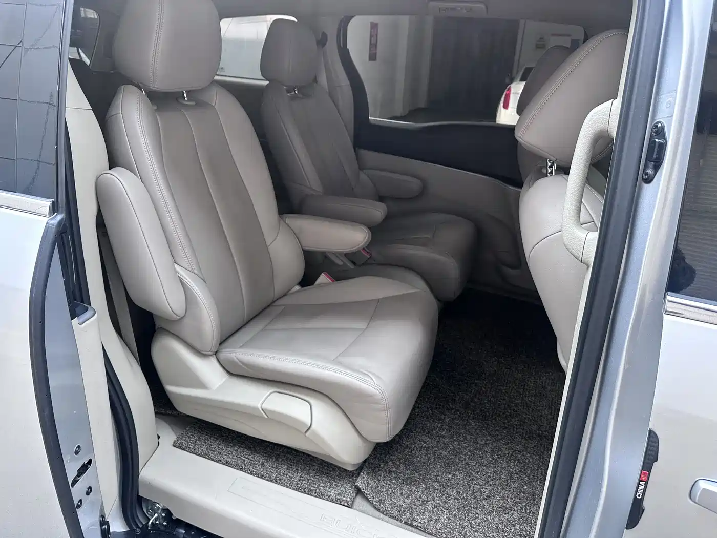 Buick GL8 2018 28T Comfort China VI фото 6