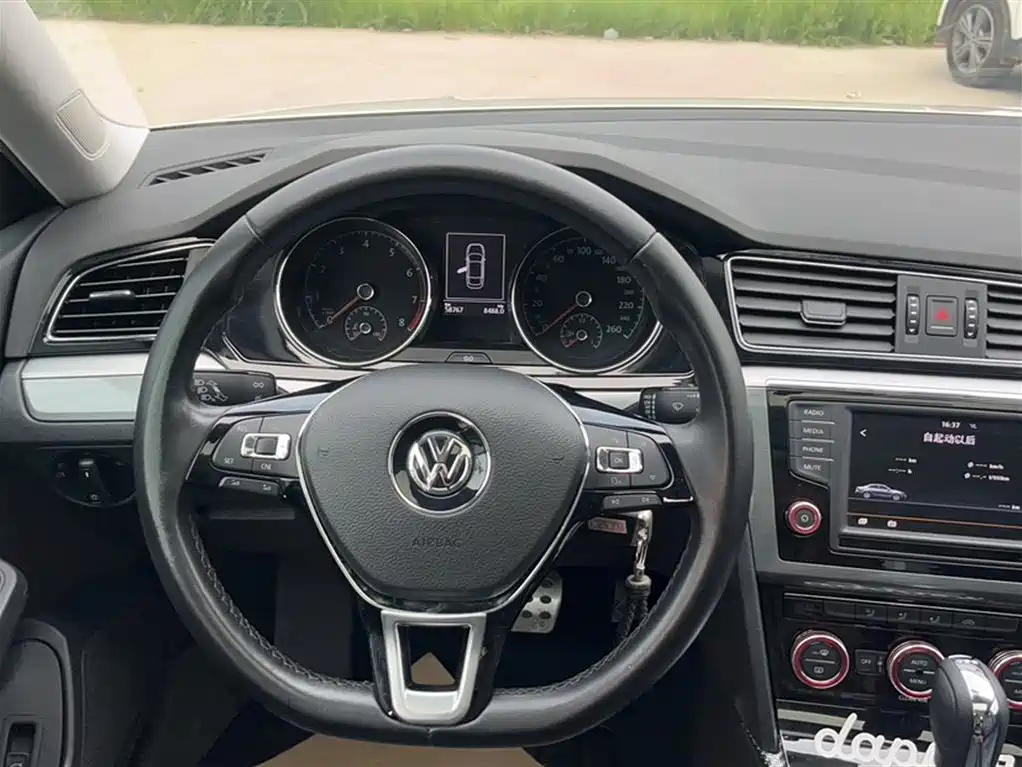 Volkswagen Golf Sportsvan 2019 280TSI Automatic Curiosity Edition China V фото 4