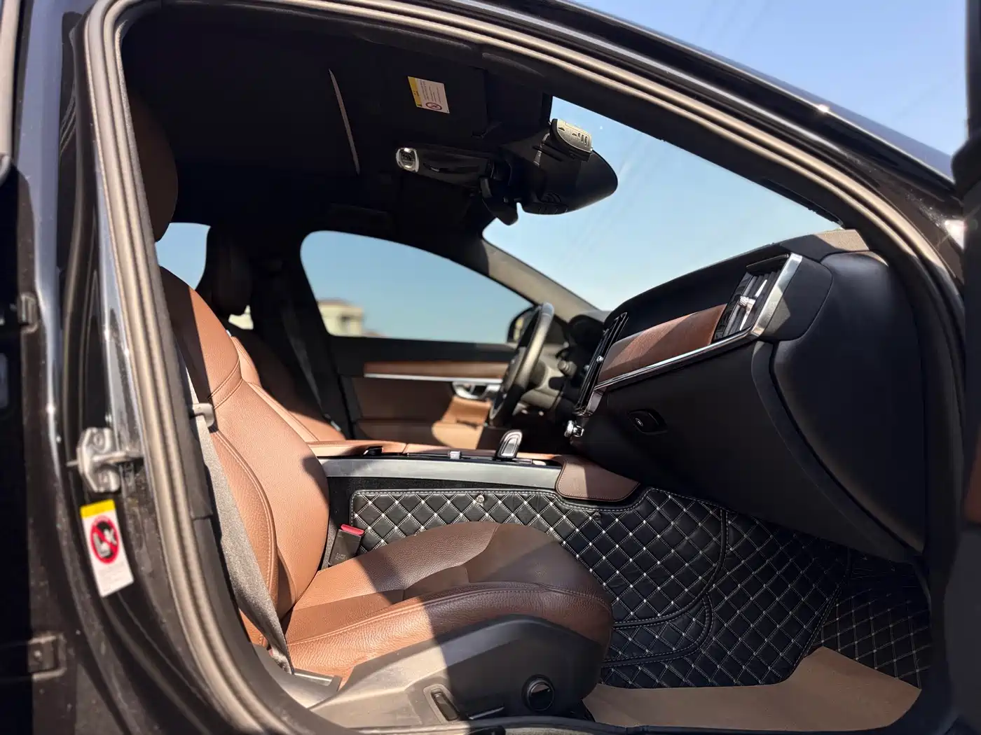Фото 9 - Volvo S90