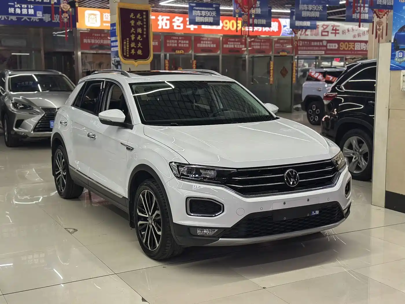 Volkswagen T-Roc, миниатюра 3