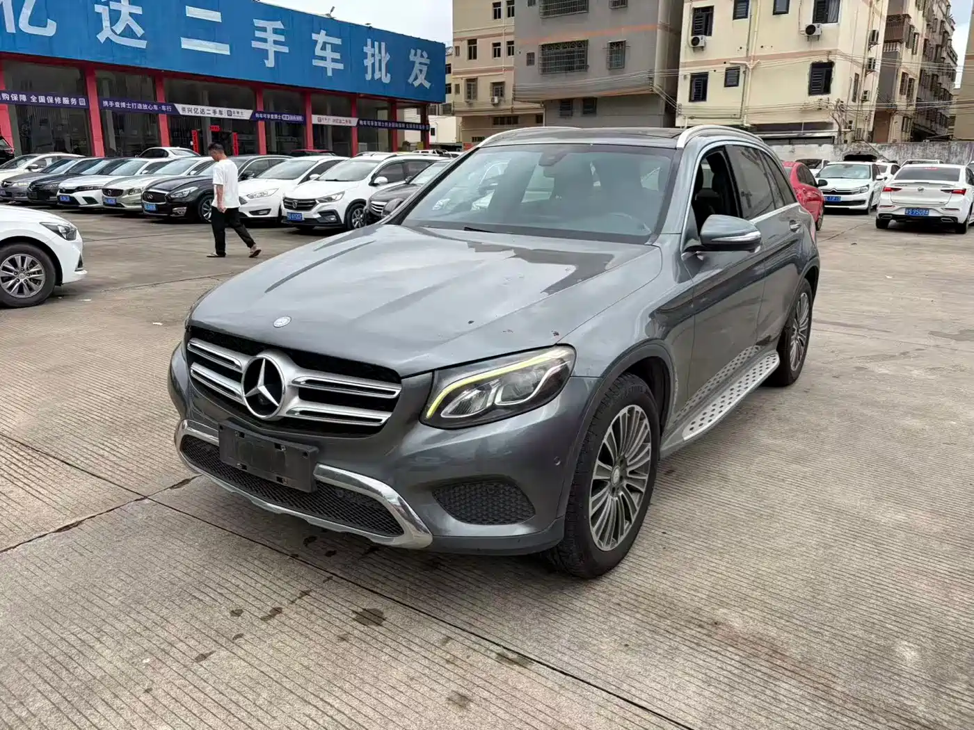 Фото 2 - Mercedes-Benz GLC
